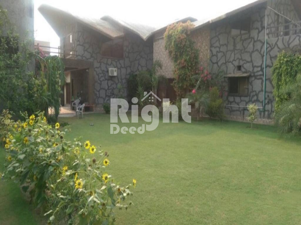 44 Marla Excellent Located Farm House Available For Sale Rajpoot Town, Lahore